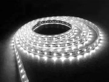Striscia WSLWH Master Audio ALTA LUMINOSIT CON FONDO BIANCO flessibile a 300 LED colore BIANCO FREDDO - bobina da 5 metri - 72W Compra Online