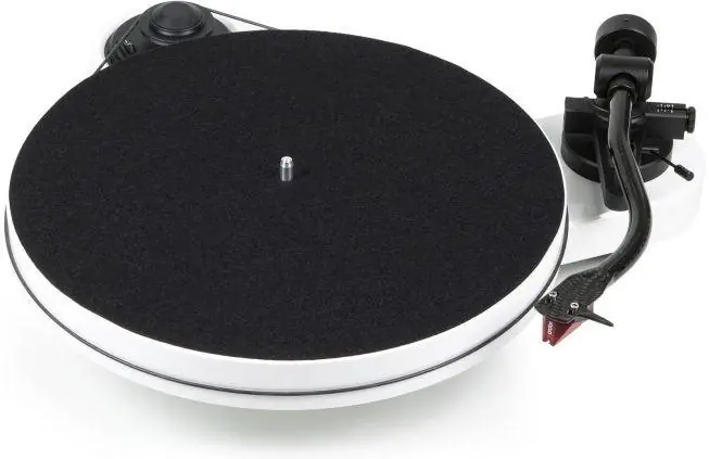 PRO-JECT RPM 1 Giradisci Carbon con braccio a S da 8,6‘‘, BIANCO - senza testina Soddisfatti O Rimborsati